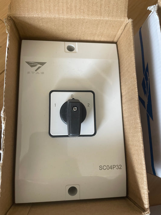 SCO4P32 - 4 Pole - 32A - Changeover switch - 4 available